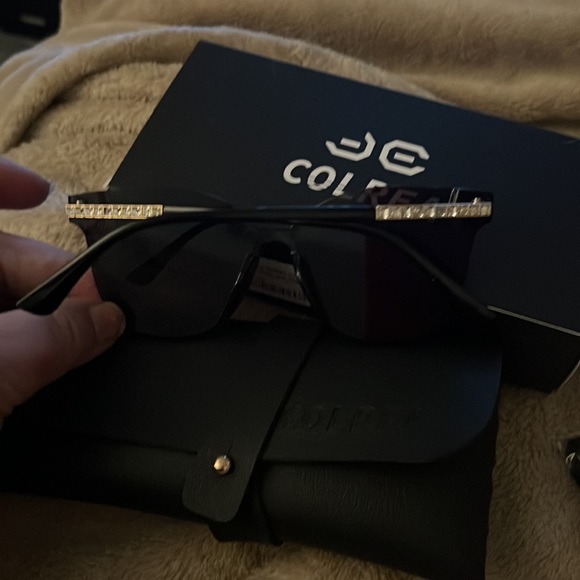 Black with Crystals Colrea dark glasses with case - Picture 7 of 7